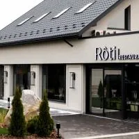 R.HOTEL, hotel em Chernivtsi