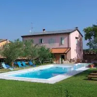 Agriturismo La Casa Del Mandorlo, hotel i Monzambano