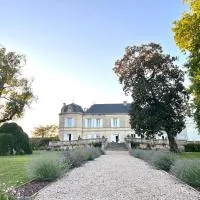 Chateau Carbonneau, hotel u gradu Pessac-sur-Dordogne