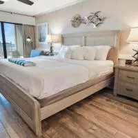 폴리스 아일랜드에 위치한 호텔 Oceanfront Escape with Private Porch 1st Floor