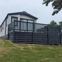 Beautiful Lodge on Shorefield Country Park on edge of New Forest