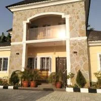 Dazzle Hotels and Apartments Riverpark, viešbutis mieste Rubuchi