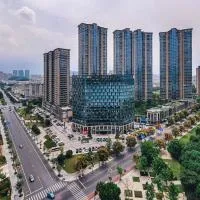 Atour Hotel Tonglu Fuchunjiang, хотел в Tonglu