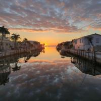 Cudjoe Key에 위치한 호텔 Pelican's Roost, Waterfront comfort at Venture Out