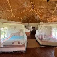 Queen Elizabeth Gorge Cottages, hotel a Rubirizi