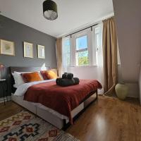 Cosy and quiet one bedroom Thames flat, hotel i Putney, London