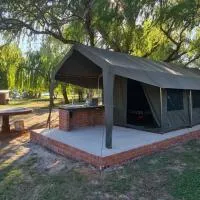 Riverbend Camp - Self-catering Luxury Glamping Tent, Hotel in Christiana