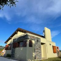 Casa Zona Barrio Los Acantilados para alquiler temporario, hotel in: Los Acantilados, Mar del Plata