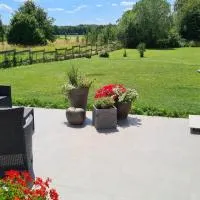 Les ateliers, Hotel in Nivelle