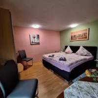 Zimmervermietung Leuba, hotel v destinácii Ostritz