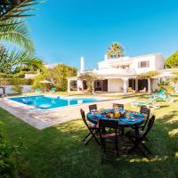 Villa Atlas - Piscina aquec&iacute;vel e BBQ em Albufeira, Hotel in Albufeira