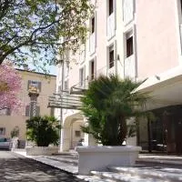 로베레토에 위치한 호텔 Hotel Leon d'Oro