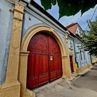 Armenopolis - Adults Only، فندق في Gherla