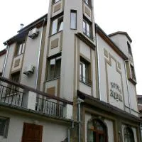 Family hotel The Castle, hotel din Șumen