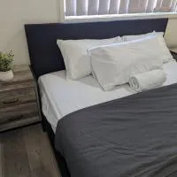 Huge Holiday Home 4Beds 2Baths in Gladstone near Shopping Center, hotel en Gladstone