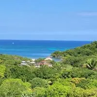 Apartment Diamond Hill Resort、Diamond RockにあるGuanaja - GJAの周辺ホテル