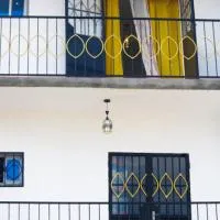 Studio meublé à bas prix (salon, chambre, douche, cuisine), хотел в Yasika
