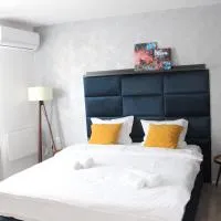 Race for Space, hotell i Niš