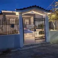 Karmen House, hotel a Salamís
