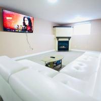 Adorable Spacious Inn with Indoor fireplace, hotell i nærheten av Kingston lufthavn - YGK i Kingston