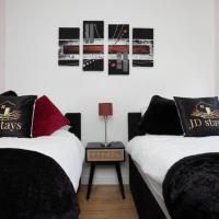 Four-Bedroom Apartment with Non-Smoking Room - Big Monthly Stay Offer
