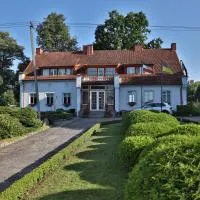 Ašmonienės svečių namai "Senoji mokyklėlė", khách sạn ở Smalininkai