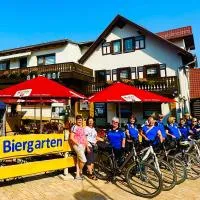 Landgasthof und Pension Zum löwen, hotel a Bischofsheim an der Rhön