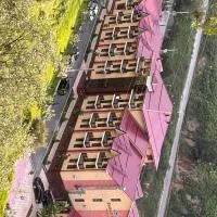 Everest Plaza, hotel u gradu Zomin