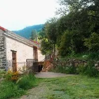 Auberge de Lascours, gîte d'étape pleine nature., hotel Ceilhes-et-Rocozels városában