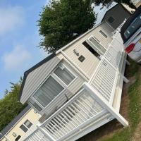 Lovely 2-Bed Luxury Caravan in Newquay