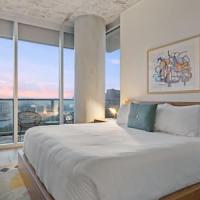 2BR Lux Highrise + Austin + Vibrant Rainey St, hotel in Rainey Street Historic District, Austin