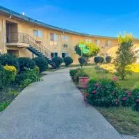 Hometown Inn North Hills, hotel em North Hills