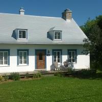 Au Vieux Foyer: St-Pierre-de-l'Île-d'Orléans şehrinde bir otel