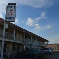 Circle 5 Motel, готель у місті Olds