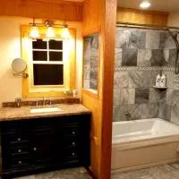 Cascina Rococo at White Lotus Eco Spa Retreat, hotel en Stanardsville