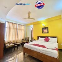 Hotel Surya Beach inn ! PURI near-sea-beach-and-temple fully-air-conditioned-hotel with-lift-and-parking-facility, hotel u četvrti Puri Beach, Puri