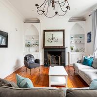 Clapham Charm 2-Bedroom Beauty