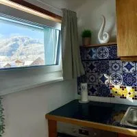 Almsternderl 2.0 - gemütliches Appartment in Gosau, hótel í Gosau