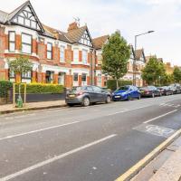 Charming 3-Bed Apartment in London