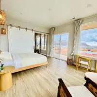 Page Arizona border town- Tranquil Zen Retreat with Amazing Mesa Views、ビッグ・ウォーターのホテル