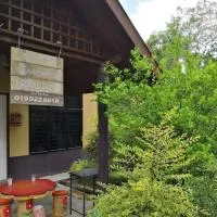 De'Lakeside musslim's homestay, хотел в Рауб