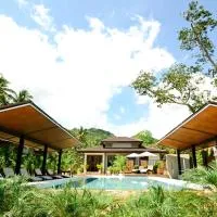 ISORA RESORT Puerto Galera, hotel di Puerto Galera