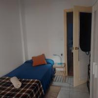 Cozy Private Room 1, отель в Валенсии, в районе Benicalap