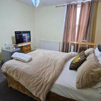 Beautiful 1-Bed House in Leeds