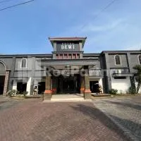 Hotel Dewi near GOR Merdeka Jombang Mitra RedDoorz, hotel en Jombang