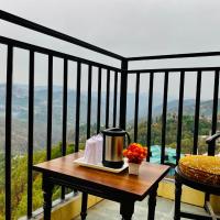 Hotel Aachman Regency with Rooftop Terrace, hotel in Shimla