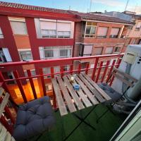 Apartamento en Zaragoza con parking, hotel in Delicias, Zaragoza