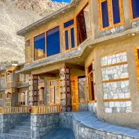 Villa Darya - Truly Hunza, hotelli kohteessa Gulmit