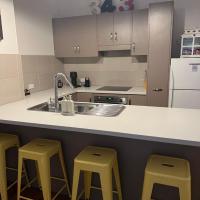 MURRUMBURRAH ARTHOUSE APARTMENTS, hotel near Young Airport - NGA, Harden