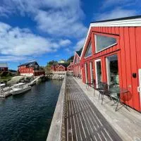 Reinvikbua - Seaside Cabin in Finnvika, Stamsund, hotel din Stamsund